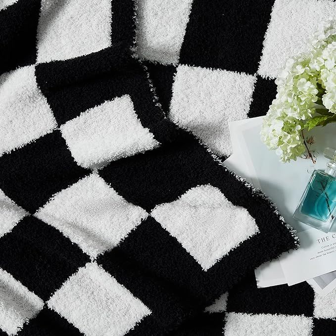 WRENSONGE Checkered Throw Blanket, Black and White Microfiber Soft Cozy Fluffy Warm Hand Made Thr... | Amazon (US)