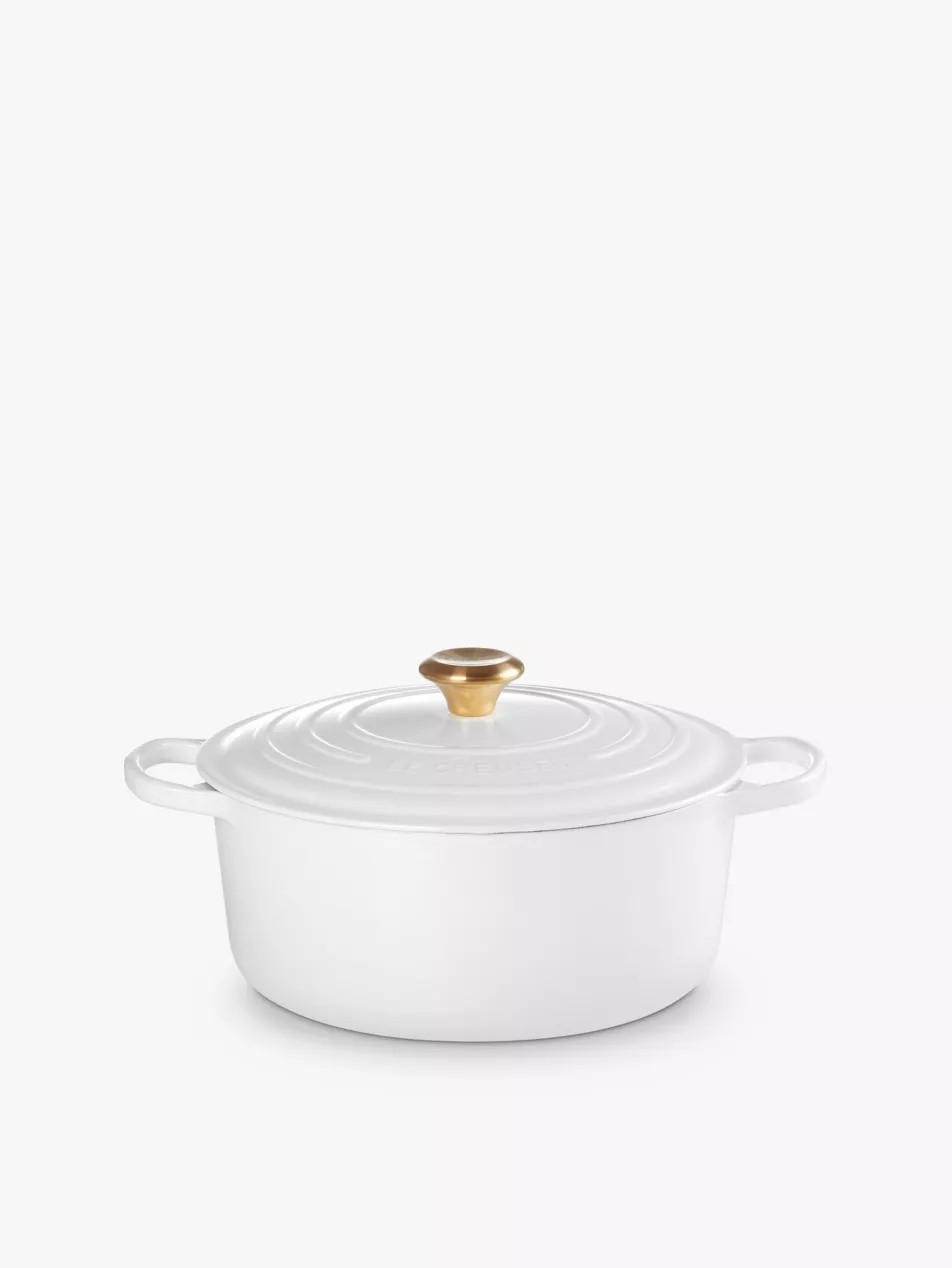 Signature round cast-iron casserole dish 28cm | Selfridges