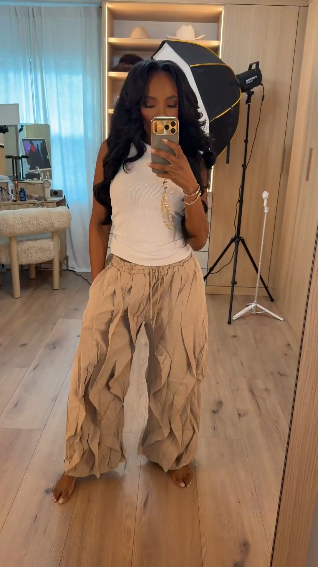 Easy, laid-back styling — this @Amazon white ribbed tank paired with wide-leg textured pants gives that effortless “off-duty but still cute” vibe. Lightweight, comfy, and the kind of look you’ll reach for on repeat.

Perfect for errands, travel days, and easy casual outfits.

📏 Sizing: Small
Height — 5’4” | 138 lbs | Bust — 34D | Waist — 27” | Hips — 40”
Jeans/Pants — 27 Long or 4 Long

✨ Everything linked below for easy shopping

casual Amazon outfit, wide-leg pants look, everyday basics, neutral aesthetic outfit

Follow me on Instagram and YouTube @kirasfashionfinds

#LTKgrwm #LTKPetite #LTKootd