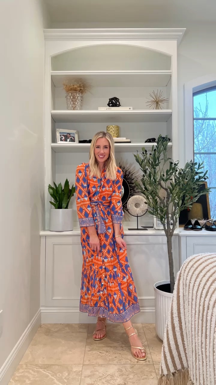The most beautiful maxi resort wear day dress. I take the size small. 🧡🩵

Resort dress
Maxi dress
Wedding guest dress
Spring break dress 
Marea by Liz joy 

#LTKstyletip
