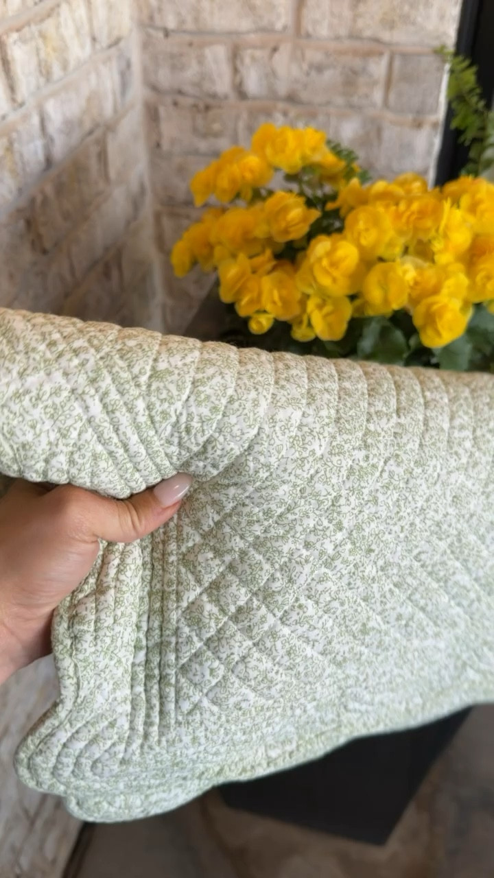 Spring table placemats from Amazon!! Sooo cutie!

Home refresh, spring refresh, new arrivals, finds under 100, watchnow, Katy roach

#LTKHome #LTKSeasonal