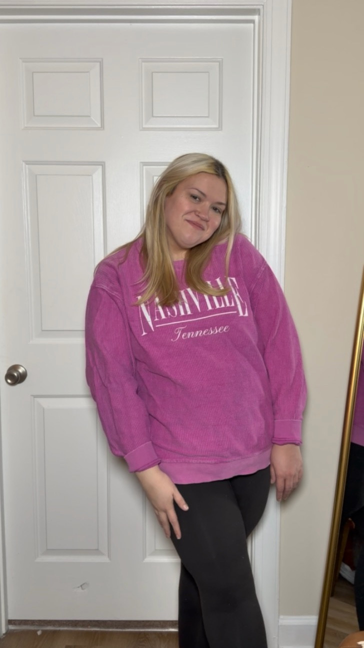 It’s Friday and this week was LONG.
Leggings, my hot pink NASH sweatshirt, and my favorite fuzzy loafer house shoes felt like the only correct choice.
Comfort, color, and cozy — all linked so you can start the weekend exactly like this.

#LTKdayinmylife #LTKootd #LTKPlusSize