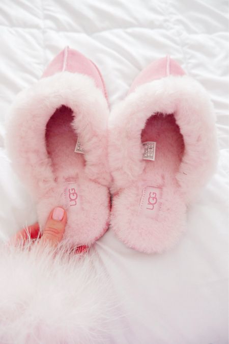 Pink Ugg slippers 


#LTKstyletip #LTKSeasonal #LTKGiftGuide