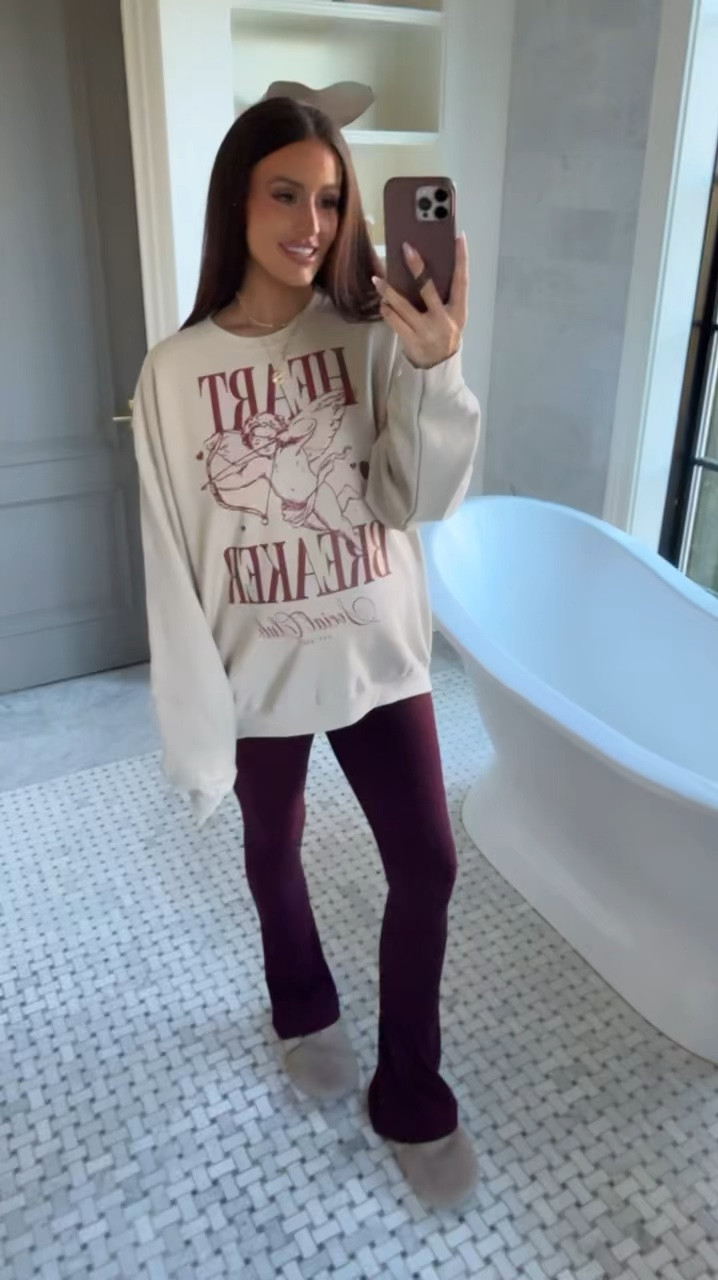 Valentine’s Day outfit 

#LTKSaleAlert #LTKShoeCrush #LTKFindsUnder50