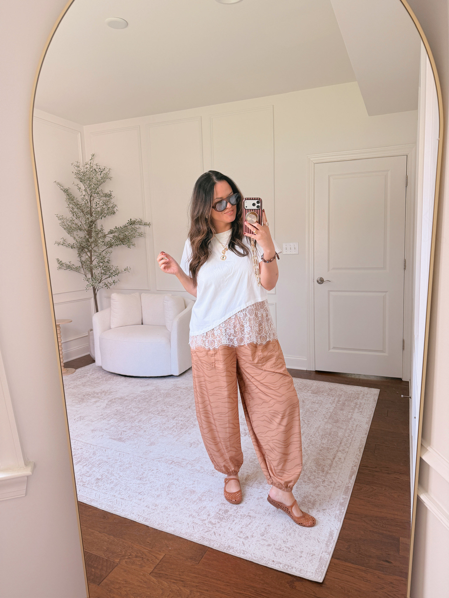 wearing a large in the top, XL in the bottoms 

 #LTKSeasonal #LTKMidsize