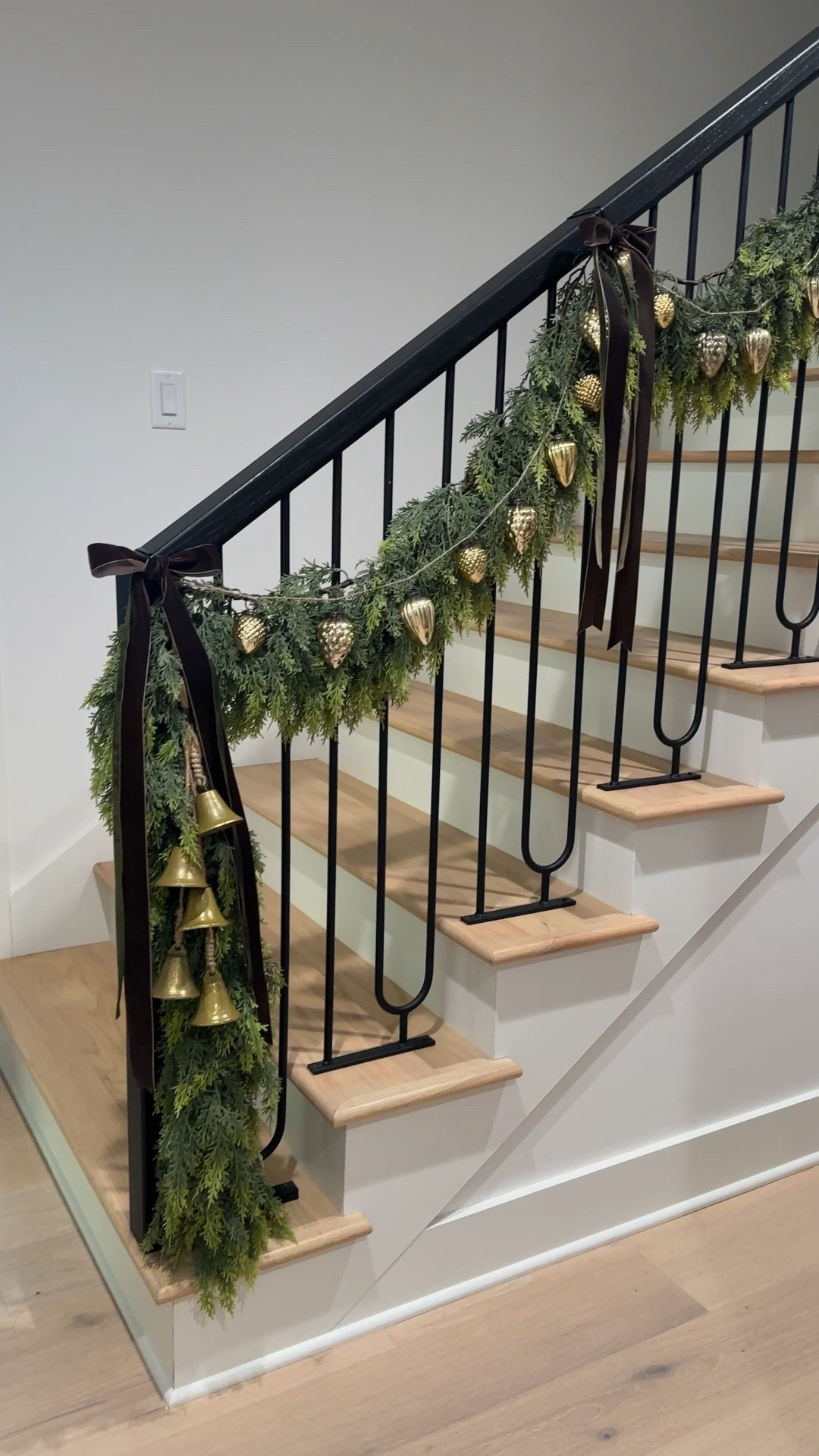 I love a staircase with some Christmas garland 😍 is there anything more beautiful, I don’t think so! 🎄🎅🏻

Christmas decor | Christmas garland | holiday staircase decor | stair rail garland 

#LTKHome #LTKSeasonal #LTKHoliday