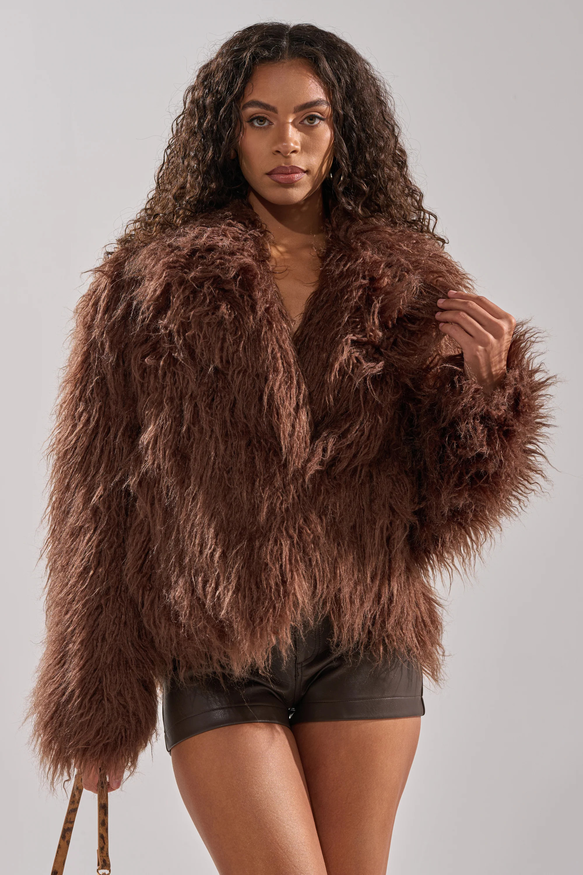 AKIRA Short N Sweet Faux Fur Coat | Brown | Size 1X | AKIRA