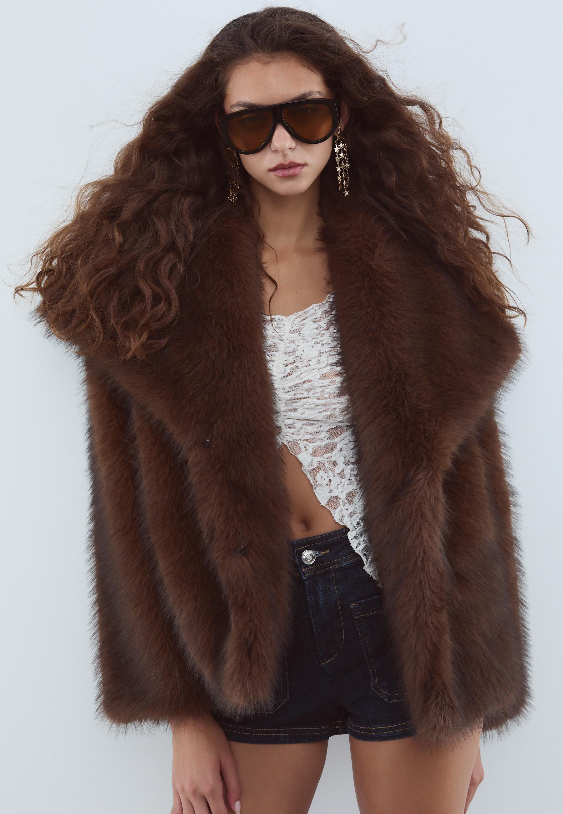 Cropped faux fur jacket - Women's Jackets | Stradivarius United Kingdom | Stradivarius (UK)