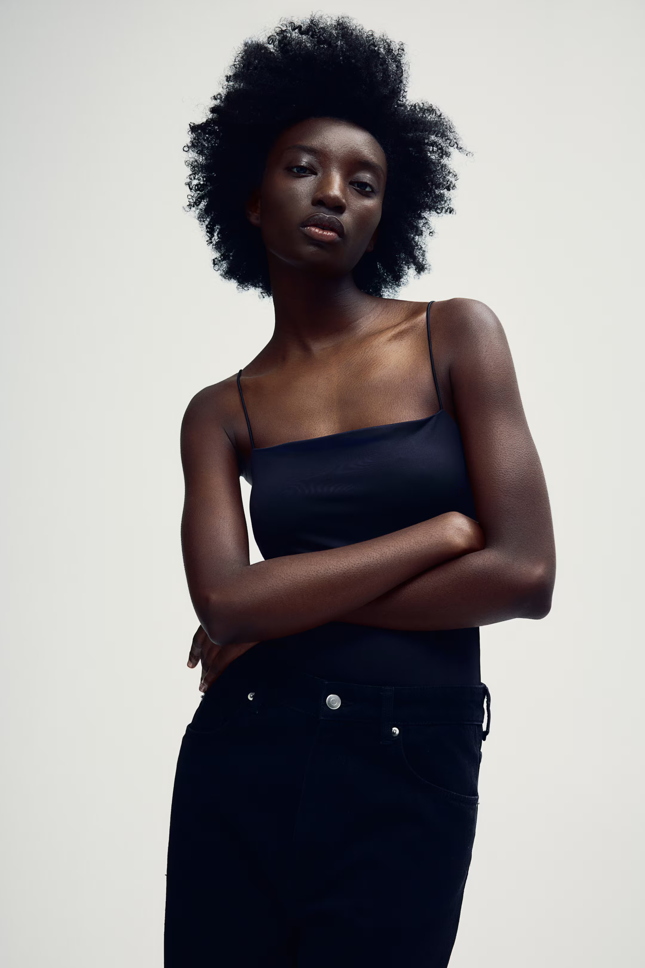 Body mit Spaghettiträgern - Eckiger Ausschnitt - Ärmellos - Schwarz - Ladies | H&M AT | H&M (DE, AT, CH, NL, FI)