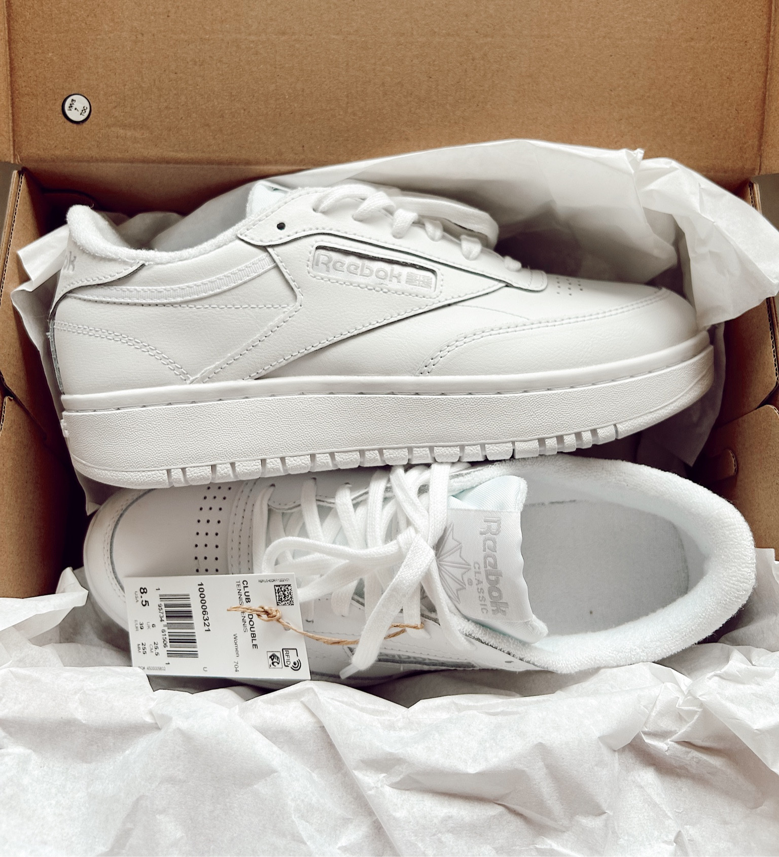 The cutest basic white sneakers for spring and summer!! 🤍🫶🏼
So comfy and true to size. 
And they are under $100


#LTKSeasonal #LTKSpringSale #LTKfindsunder100