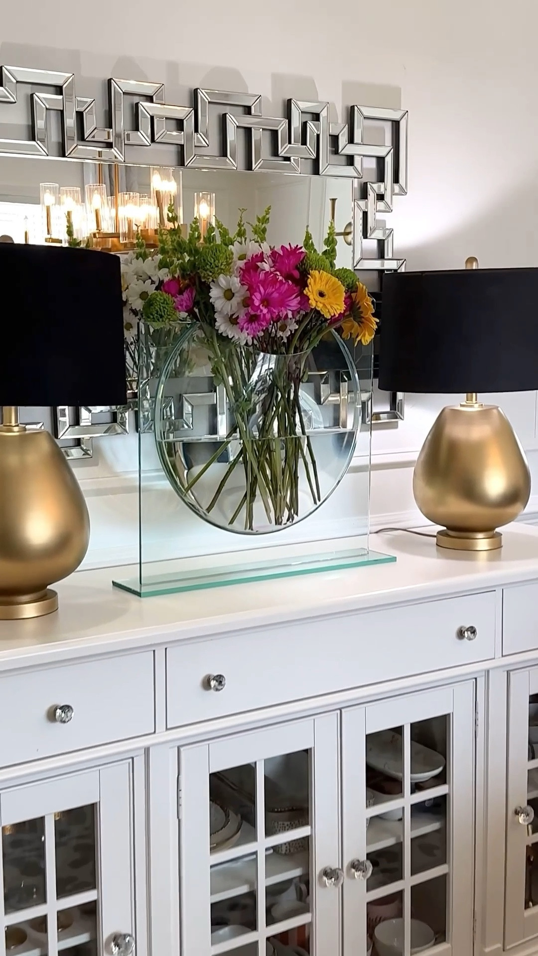 Shop glass vase below 

Home decor glass vase flower arrangement 

#LTKSaleAlert #LTKdayinmylife #LTKHome