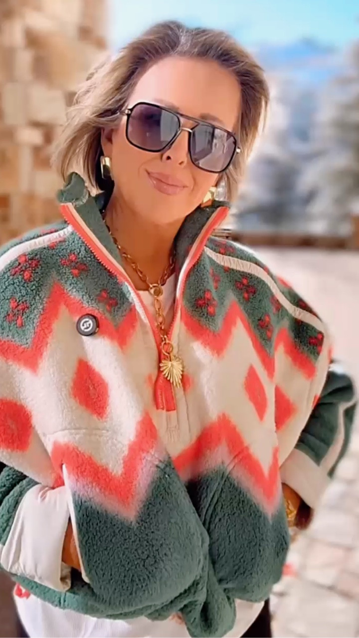 This Free People pullover is the kind of cozy piece you’ll reach for all season. Soft, relaxed, and easy to style with everything from jeans to leggings, it instantly makes any outfit feel more comfortable and chic. 

 #FreePeople #PulloverStyle #CozyFashion #EverydayWear #WardrobeFavorites #CasualChic #LayeringPiece 

#LTKSeasonal #LTKOver40 #LTKSaleAlert