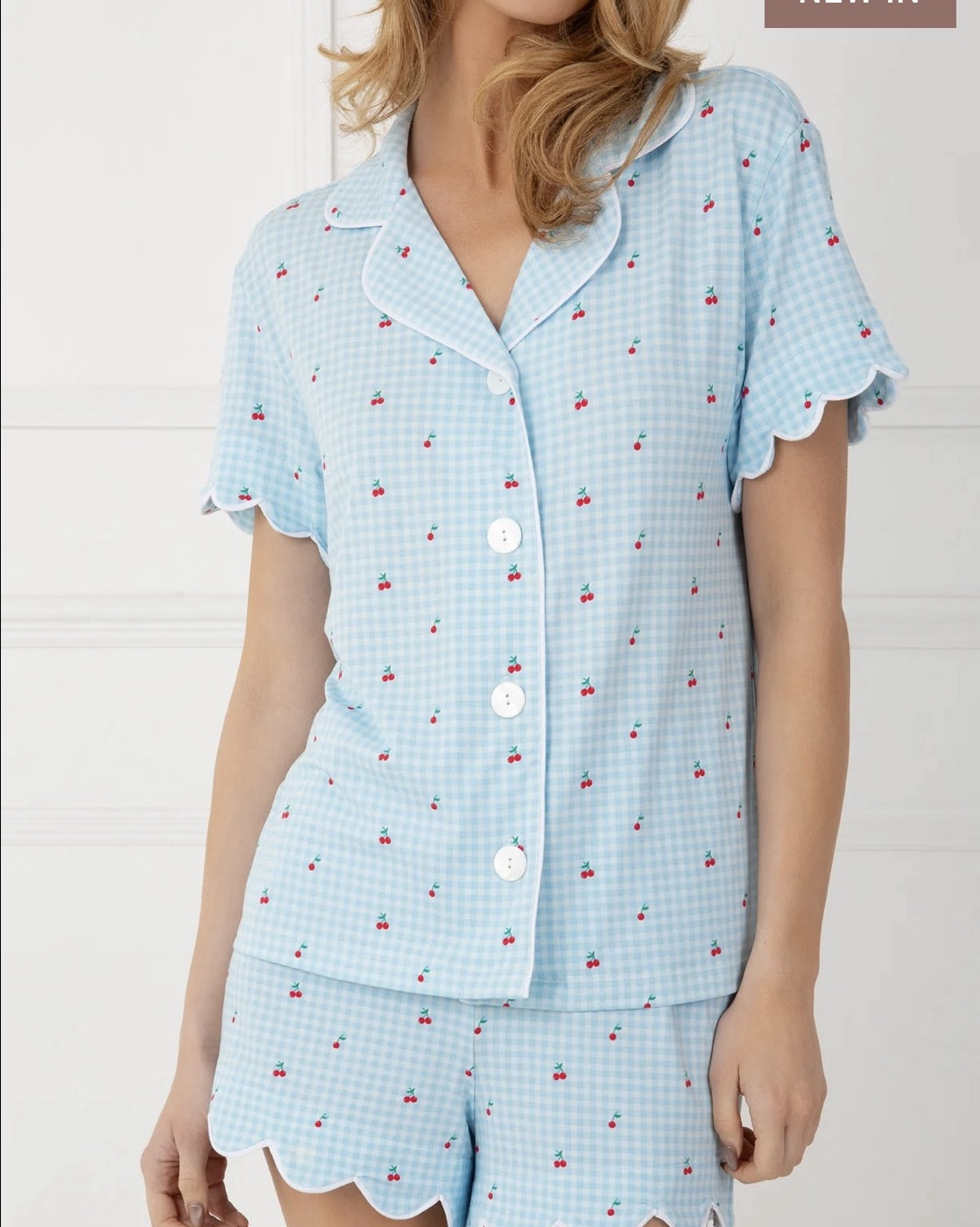 Very comfortable slightly oversized pjs. Perfect for spring weather 