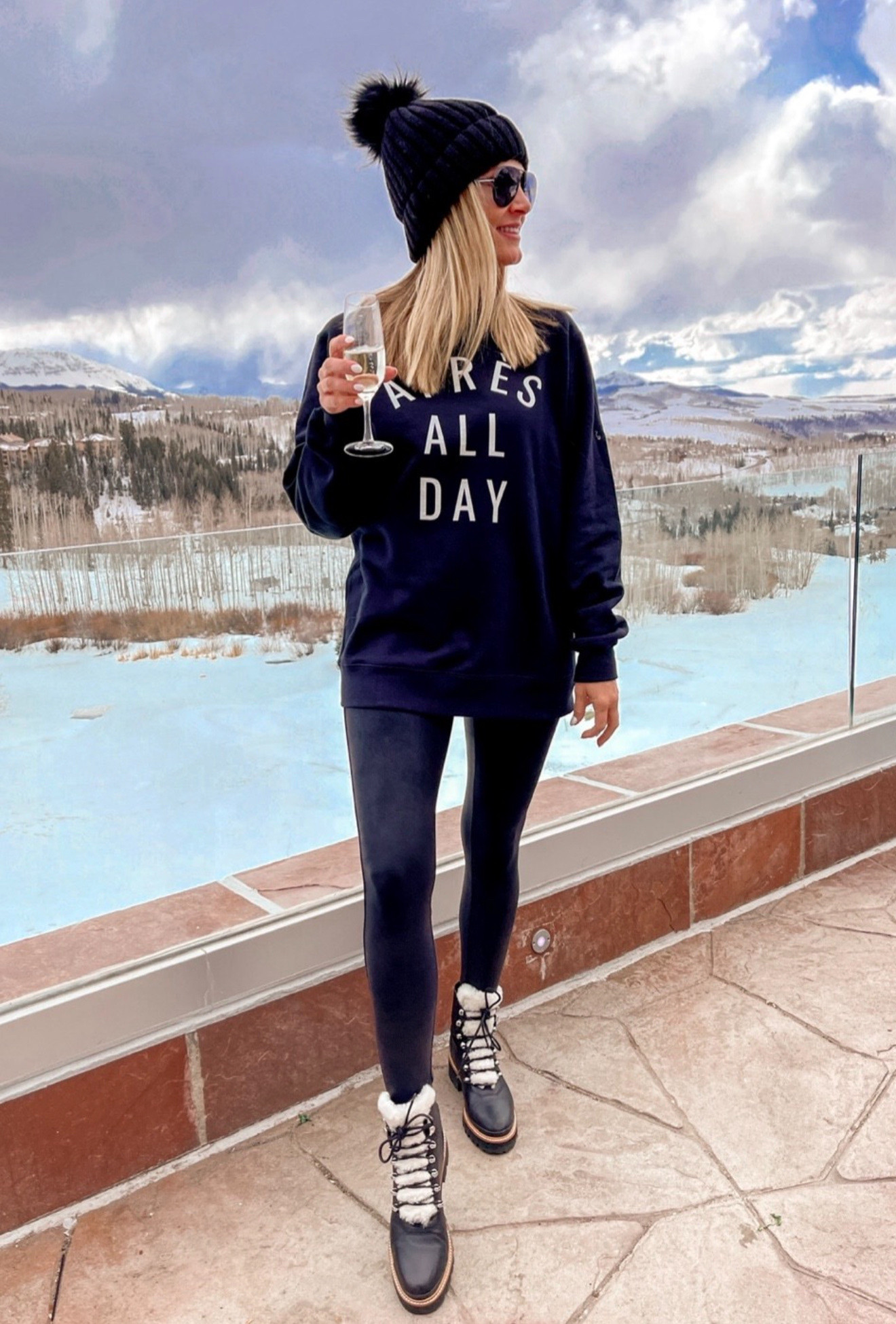 Amazon apres ski outfit . Wearing a medium in this oversized sweatshirt and a small in these fleece lined leggings that are a must for any ski trip or winter weather. 

#LTKFindsUnder100 #LTKOver40 #LTKSaleAlert
