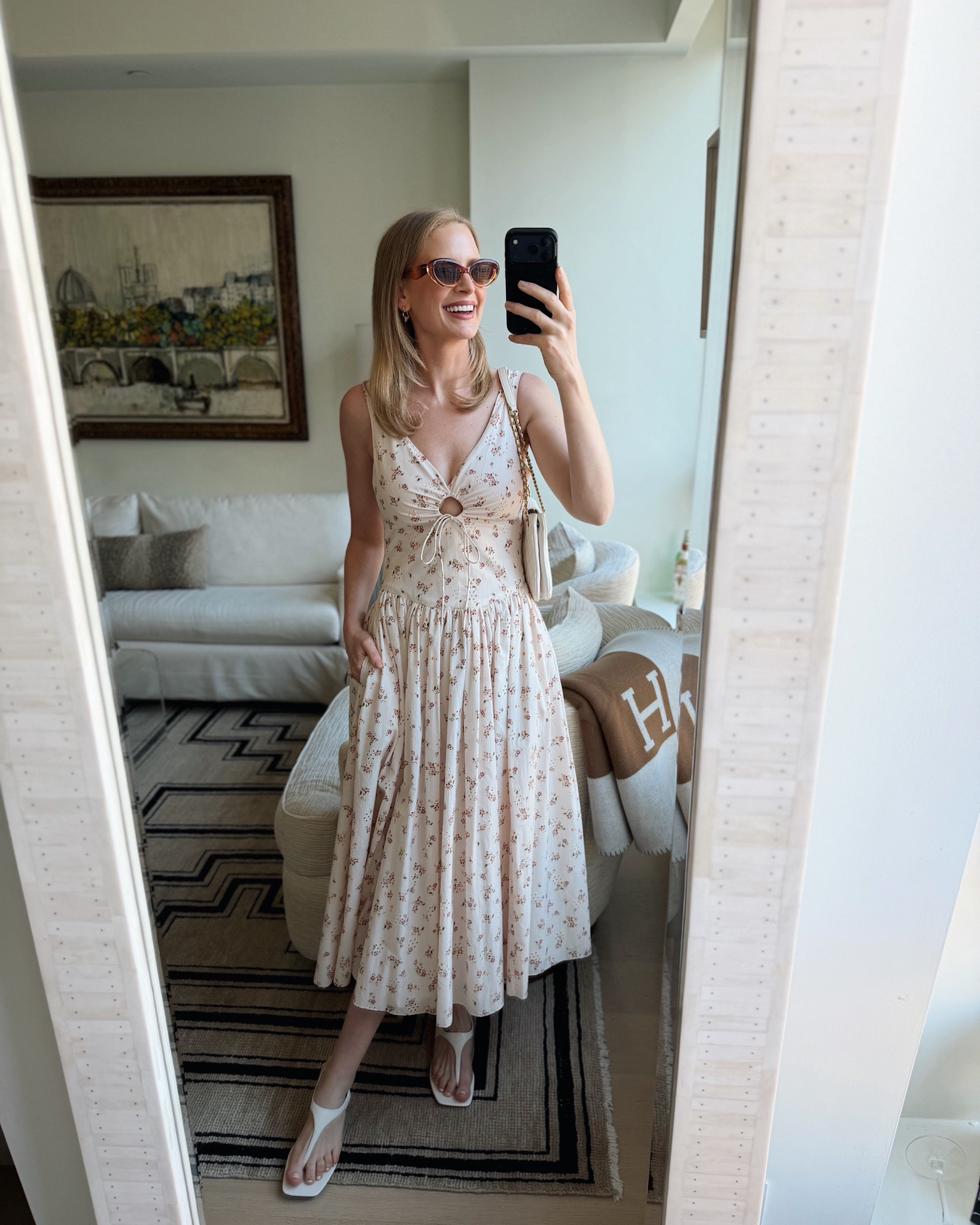 Tonight’s look for a couple of events! Wearing a 4 in the dress. Bag is Chanel!

#LTKootd