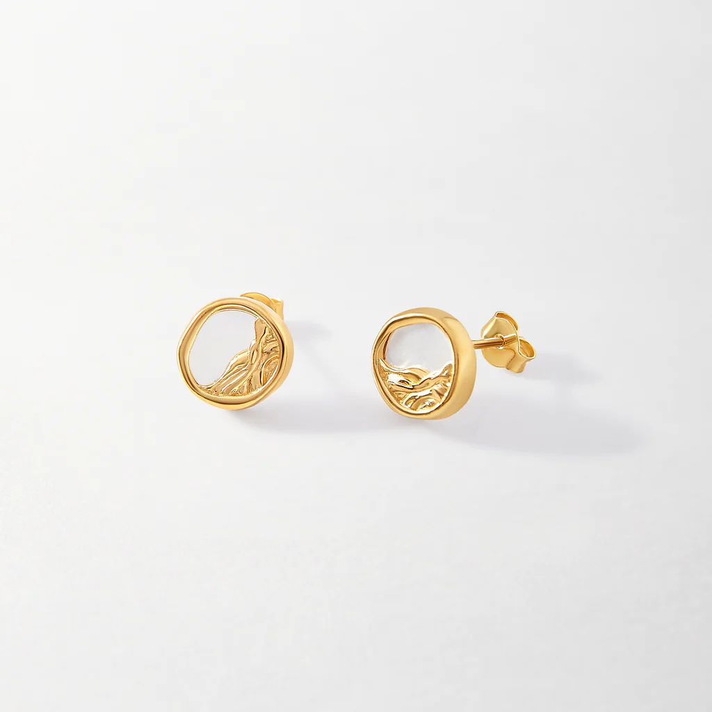 Victoria Pearl Stud Earrings | Edge of Ember Ltd