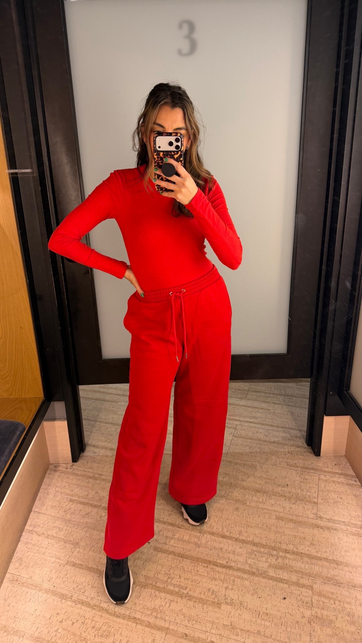 Winter red Lounge  look


#LTKHoliday #LTKSaleAlert #LTKSeasonal