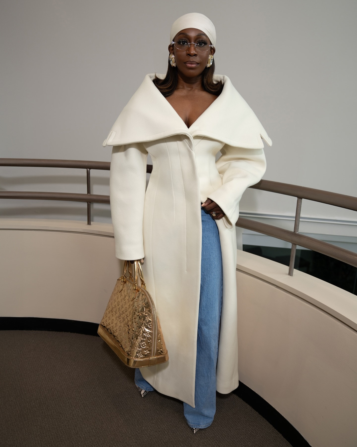 My favorite style season is coming to an end, so let’s talk about what made these coats worth keeping⬇️

1. So many styling options. Over a sheer printed top, draped across the shoulders, she does a lot without doing too much.
➡️ Tip: When you’re auditing, keep what gives you options. Versatility always wins.

2. Some coats just feel like art.
➡️ Tip: If it brings out your best energy every single time, that’s more than enough.

3. The one I kept reaching for …..
➡️ Tip: If it’s on repeat and still hits, that’s not a coincidence that’s alignment.

4. This was a swap. I let go of a good leather jacket for a great one. This felt more elevated! 
➡️ Tip: Swapping doesn’t always mean sacrifice. Sometimes it’s just making space for the version of you that’s evolving.

5. Warm enough for freezing days!
➡️ Tip: Comfort & confidence can absolutely exist in the same piece.

Trust yourself enough to let things go, but be curious enough to try something new.

As always, I hope this helps! 

___
Fashion • jackets • ootd • fall fashion • closet audit • spring cleaning • nyc dmv • personal style • stuff @americanexpress points