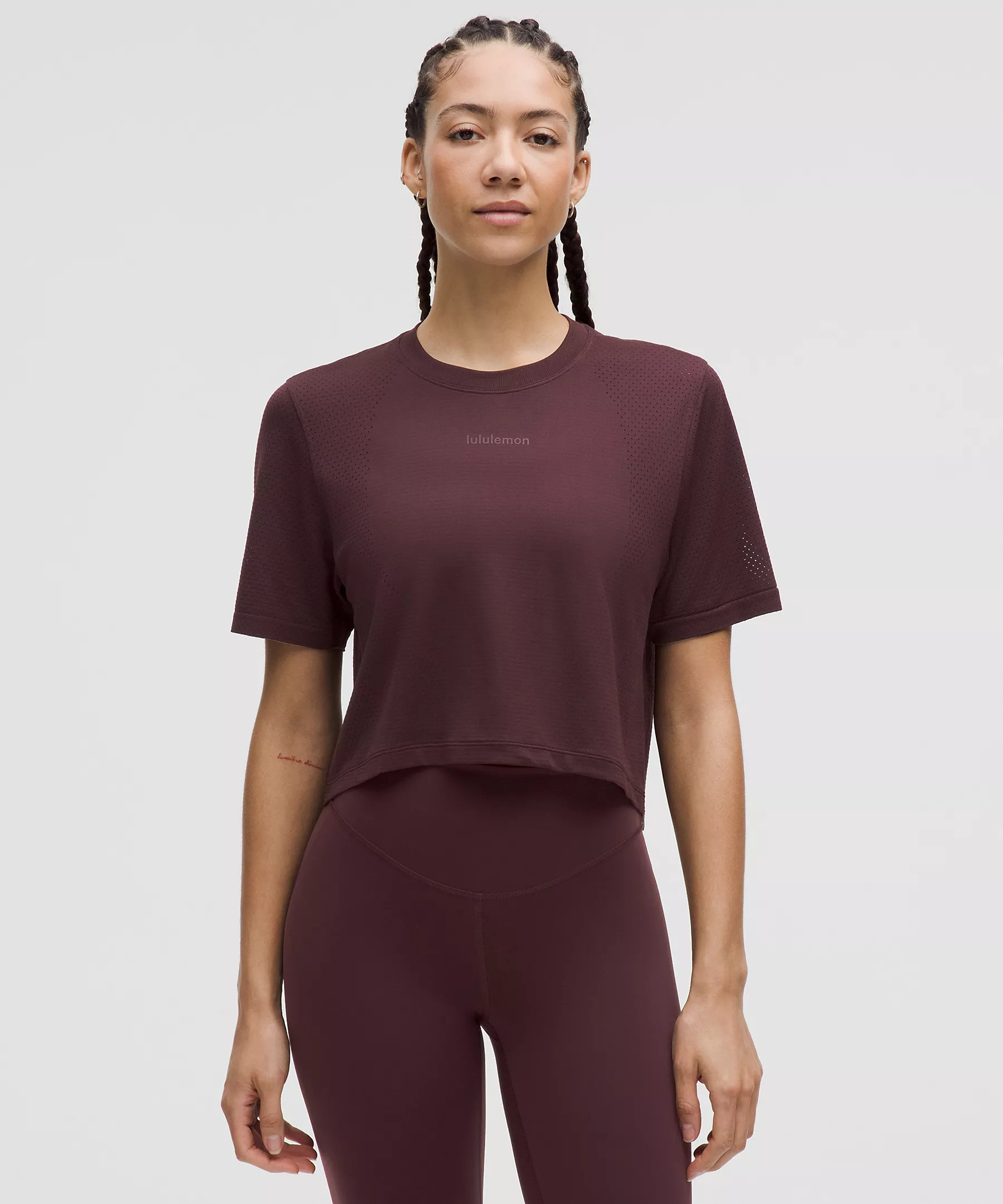 Swiftly High-Low Cropped Short-Sleeve Shirt | Women's Short Sleeve Shirts & Tee's | lululemon | Lululemon (US)