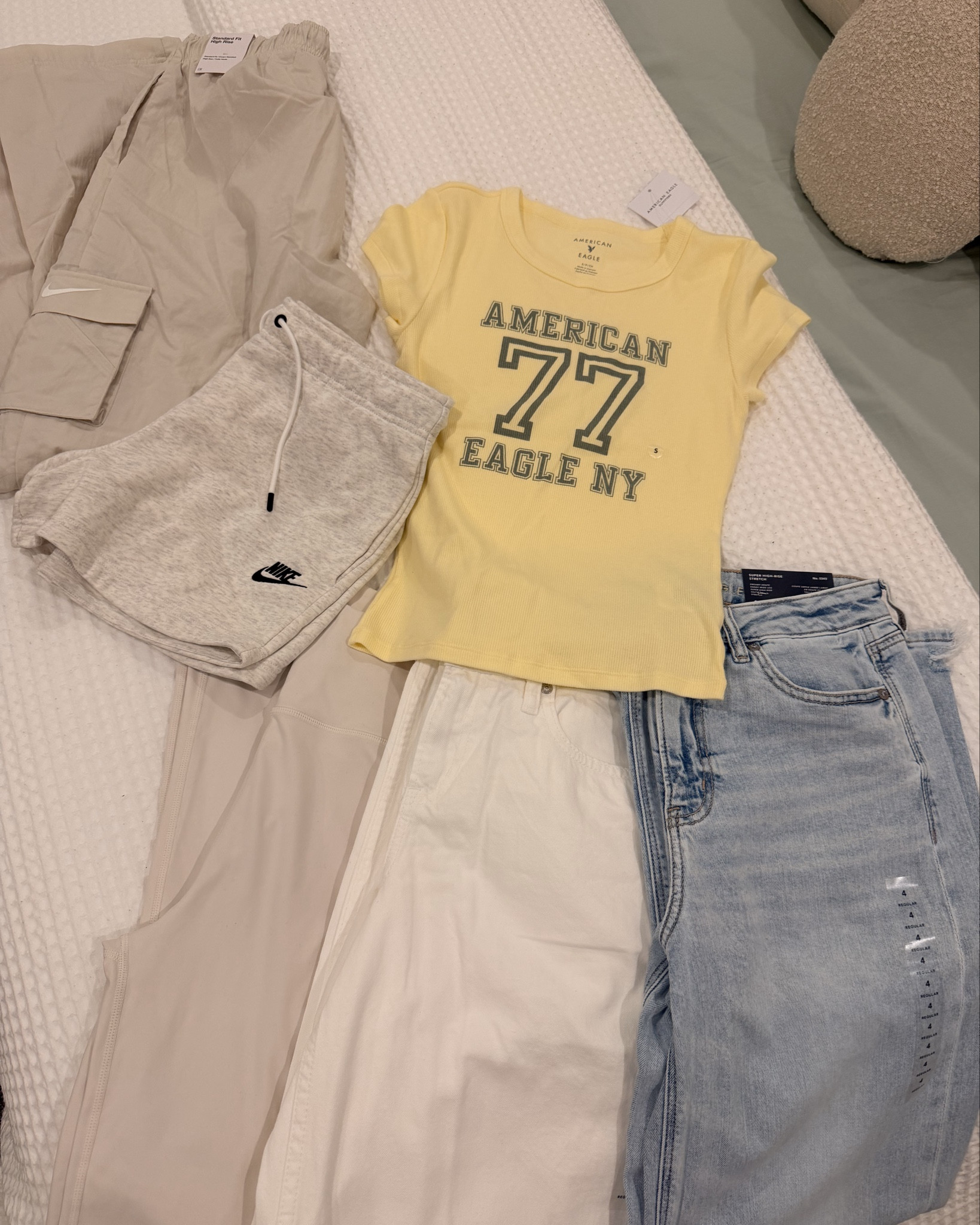 Today’s shopping haul 🛍️🫶🏼

Forgetting that I live by such good outlet malls & have to realize that trying on clothes before I buy them will ultimately save me money 😂😩🤍

#shopwithme #shoppinghaul 

#LTKvlog #LTKSeasonal #LTKdayinmylife