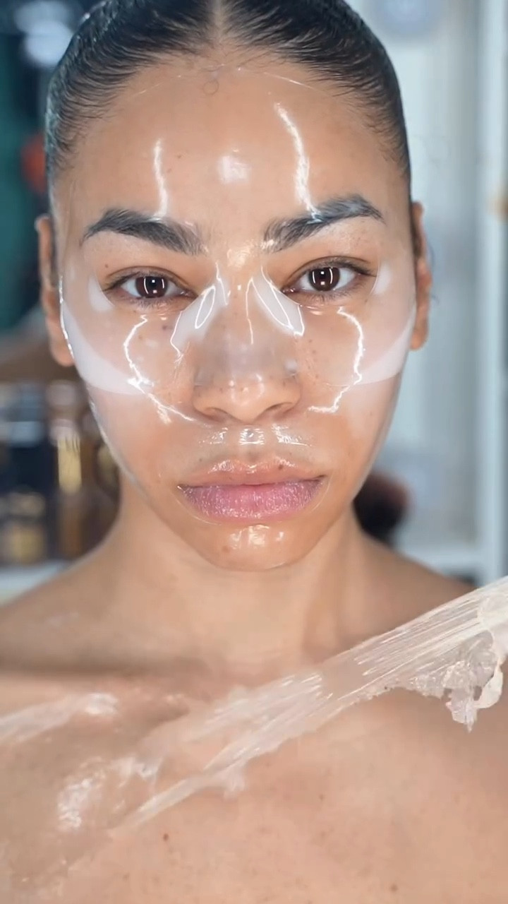 Shedding season ✨🤍 
.
.
@biodance_global 
@aprilskin_global 
.
#makeuphacks #makeuptutorial #makeuphack