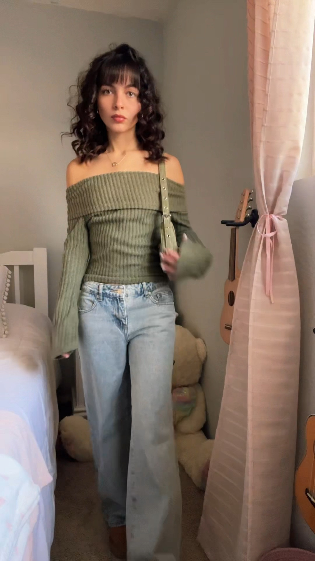 Top: cider 
Bottoms: edikted 
Shoes: Uggs 
Bag: cider 

#LTKGiftGuide #LTKStyleTip #LTKSeasonal