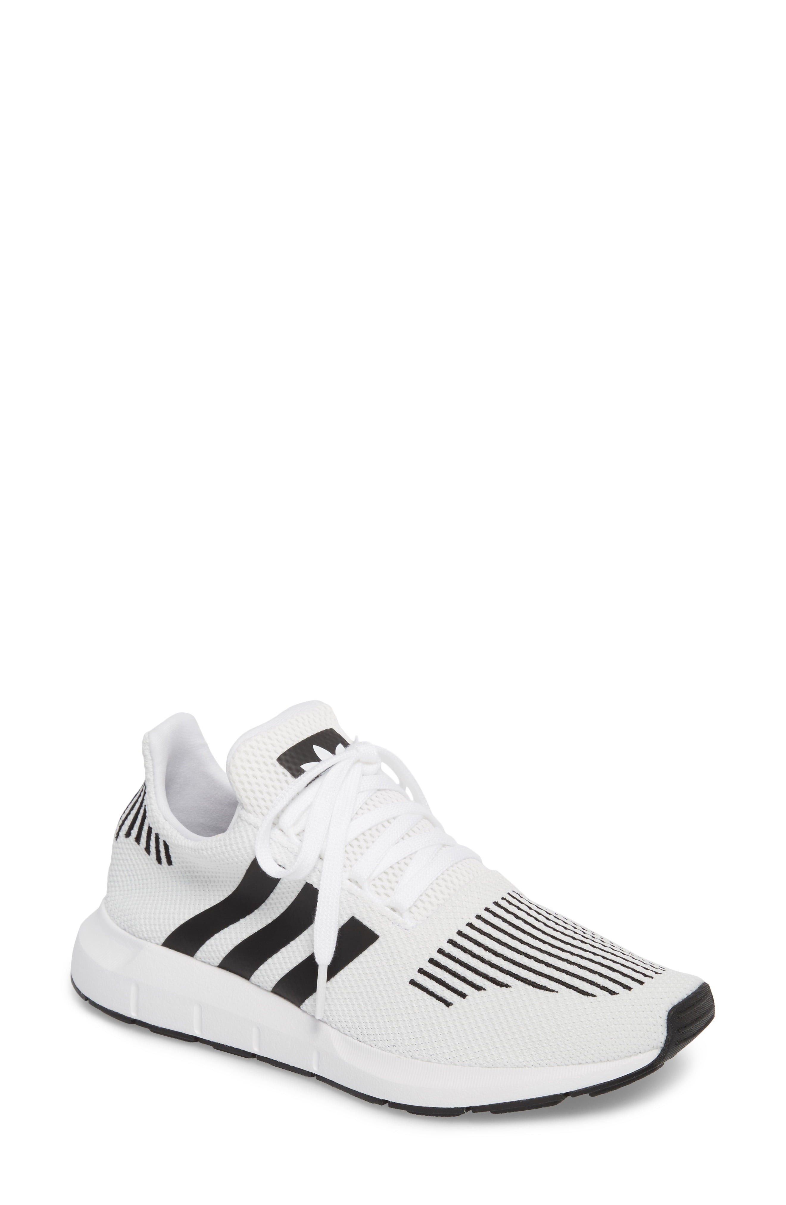 Women's Adidas Swift Run Sneaker, Size 5.5 Women's / 4.5 Men's M - White | Nordstrom