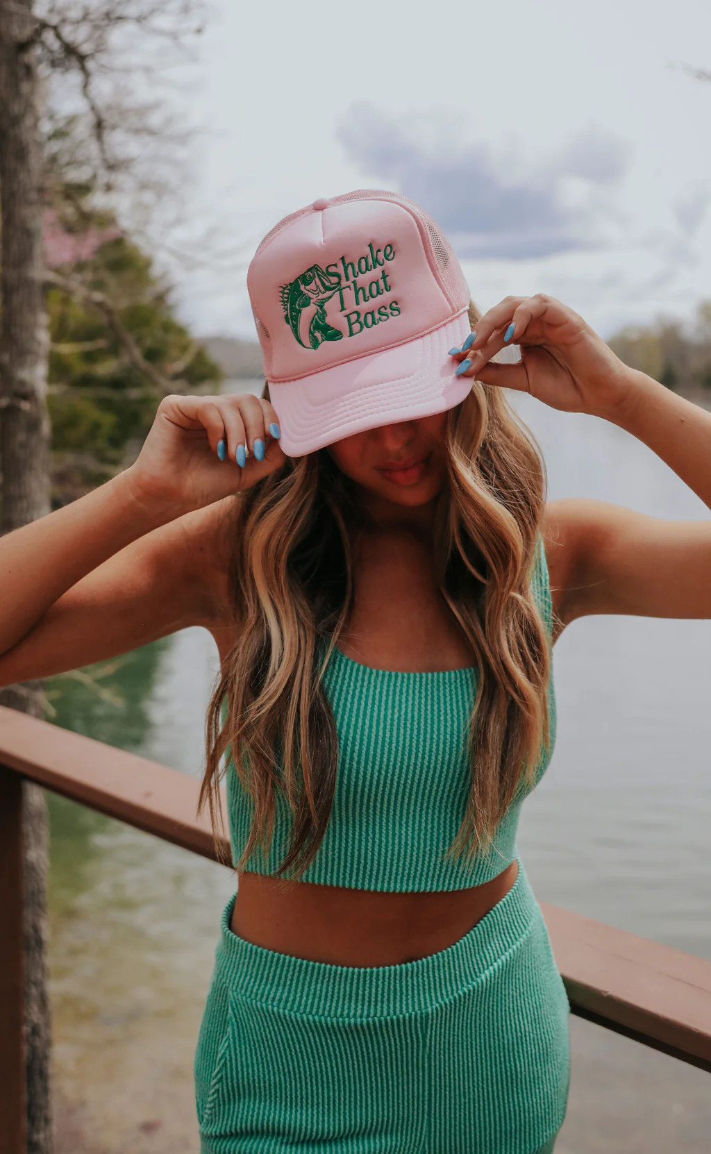 charlie southern: shake that bass trucker - pink | RIFFRAFF