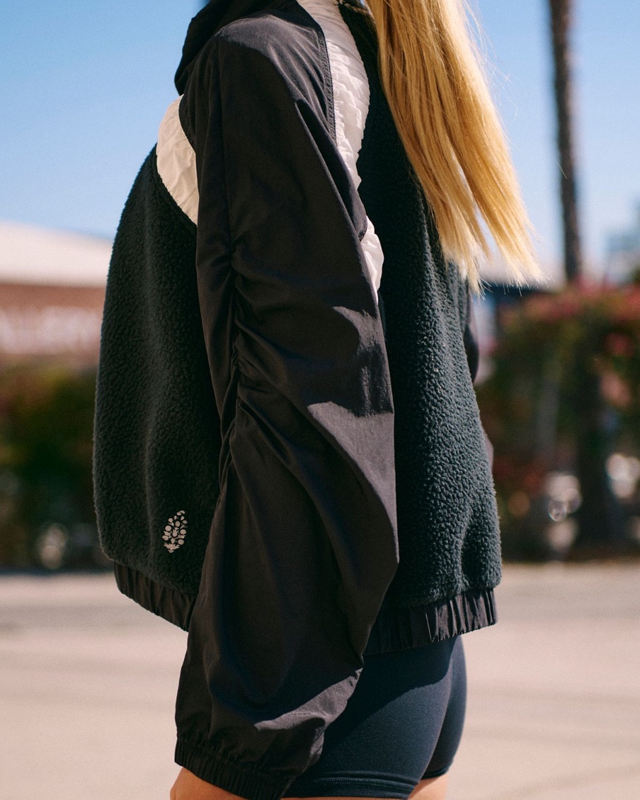 Best light weight Jacket Free People

#LTKActive #LTKHoliday #LTKFitness