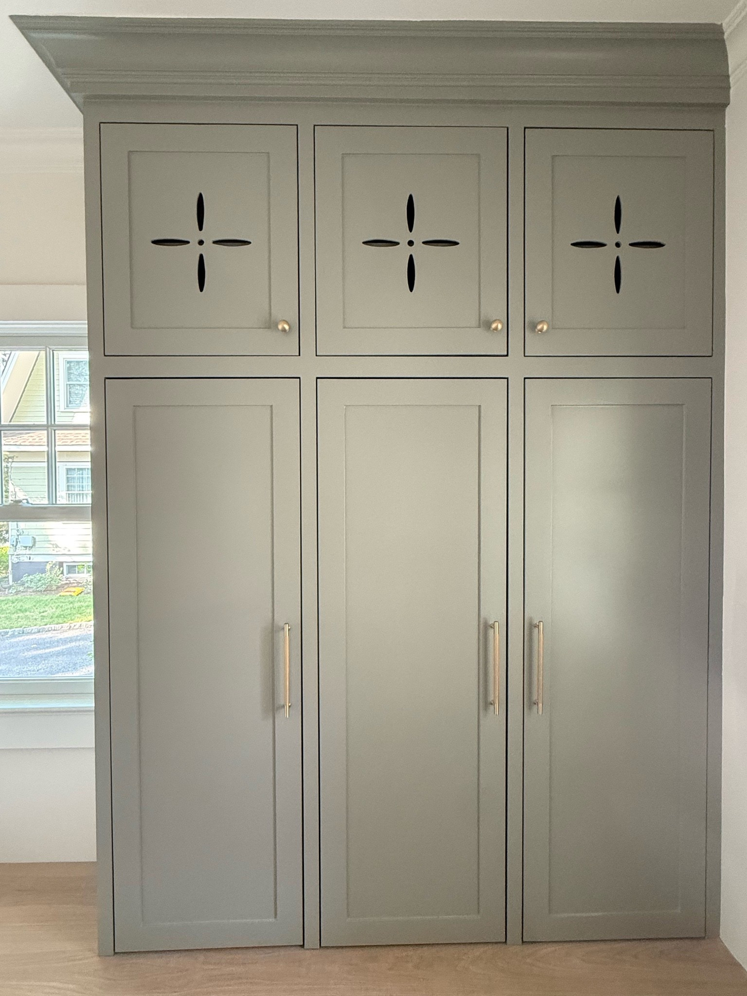 Added the prettiest brass hardware (from Amazon!!) to this gorgeous mudroom 😍

#LTKHome #LTKdayinmylife #LTKSaleAlert
