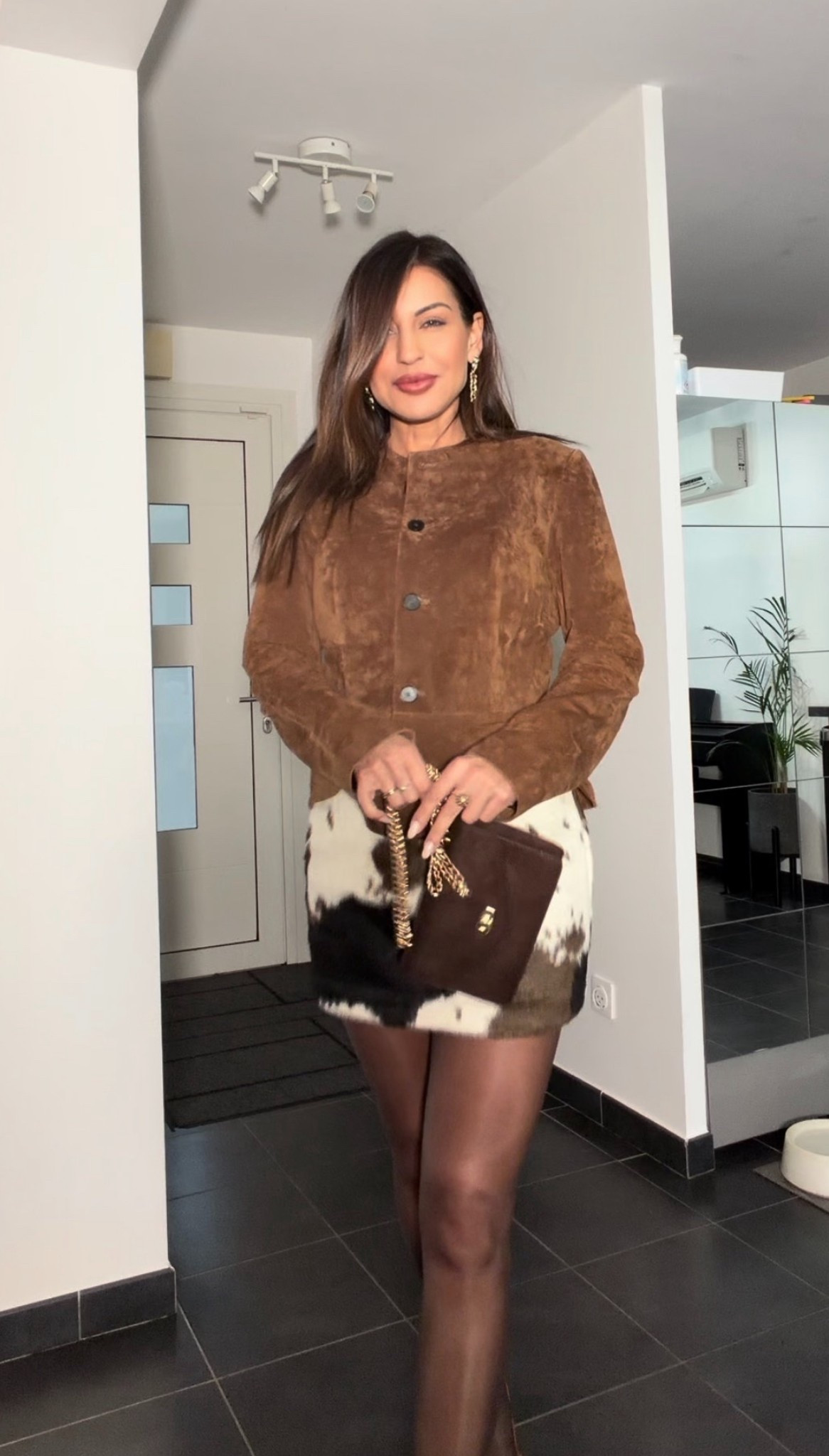 Look automne motif vache et matières 

#LTKeurope #LTKautumn #LTKfrance