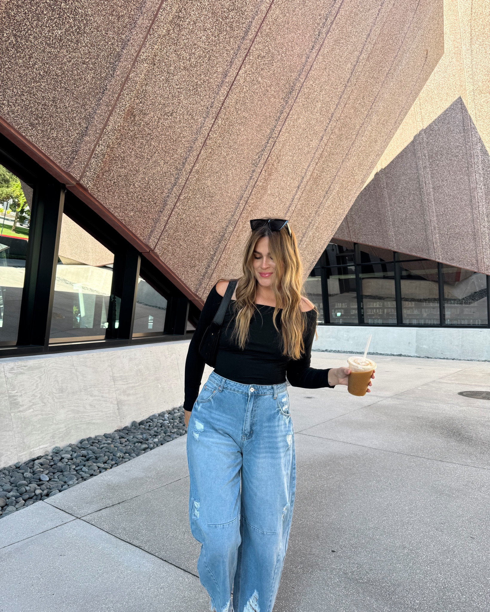 These baggy barrel jeans and top are so cute and affordable!

#LTKFindsUnder50 #LTKFindsUnder100 #LTKSeasonal