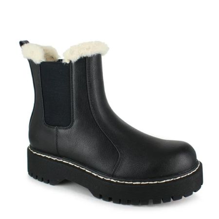 Winter boots from Walmart 🥶

#LTKCyberweek #LTKHoliday #LTKGiftGuide