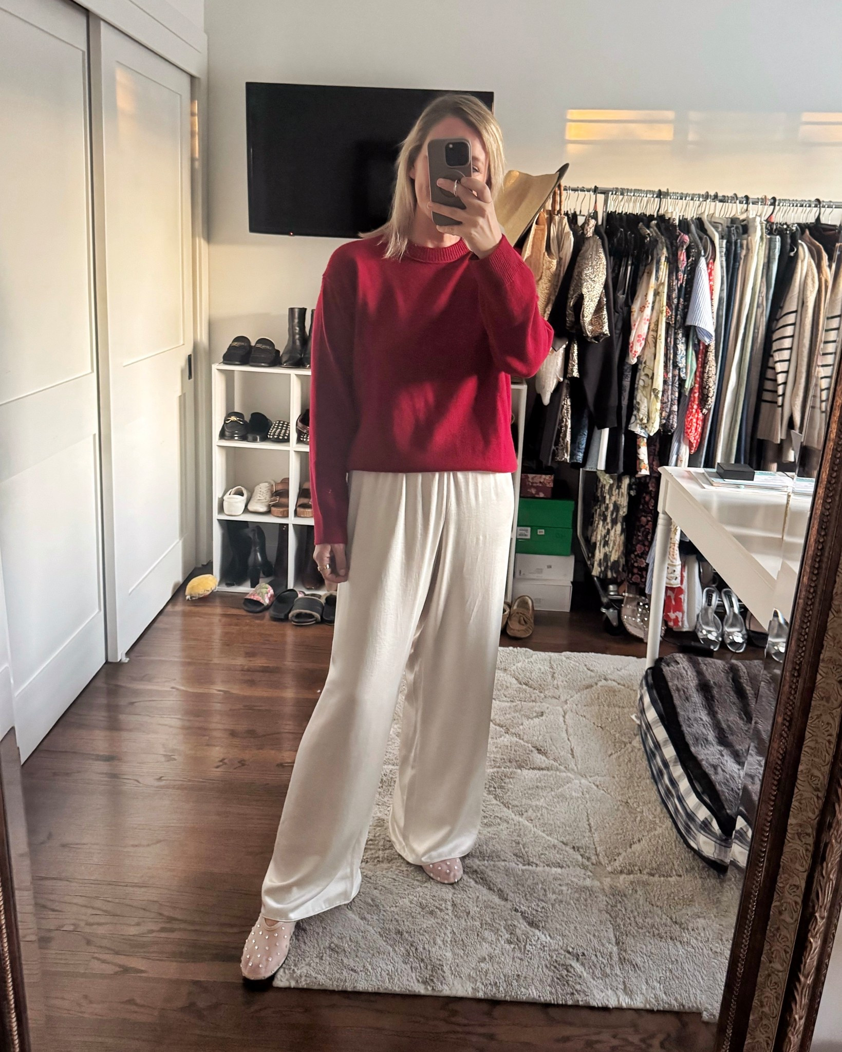 Christmas Eve hosting comfy fit 

#LTKHoliday