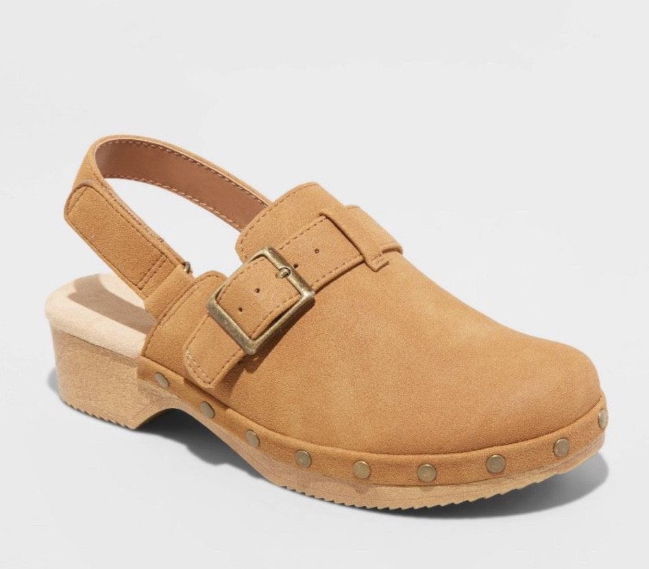 The cutest clogs for little girls on sale today for 30% off! Clogs are the new trend for 2022 and are too cute paired with leggings, dresses or jeans! 


#LTKshoecrush #LTKkids #LTKsalealert