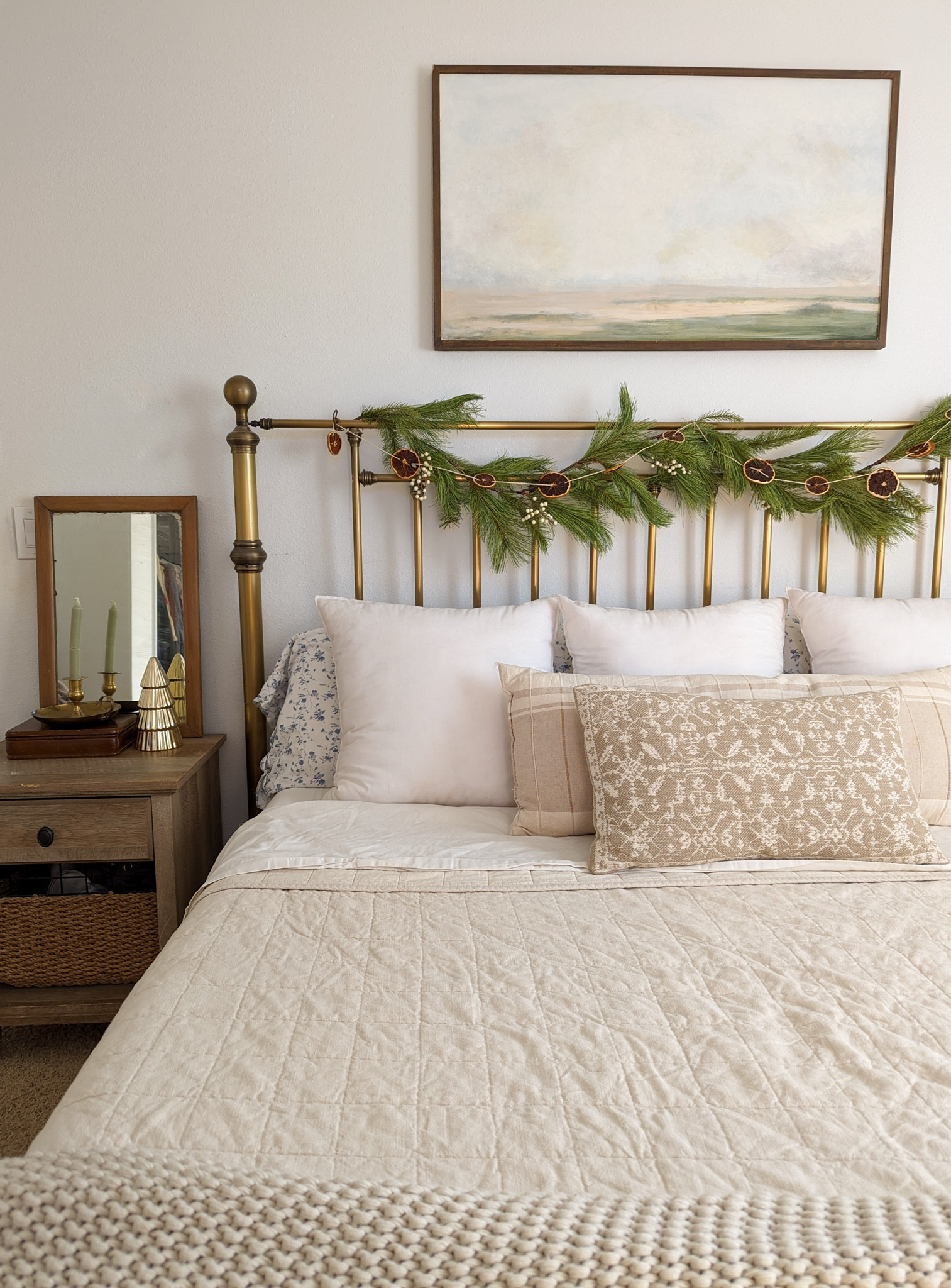 Cozy Christmas Bedroom 

#LTKSeasonal #LTKhome