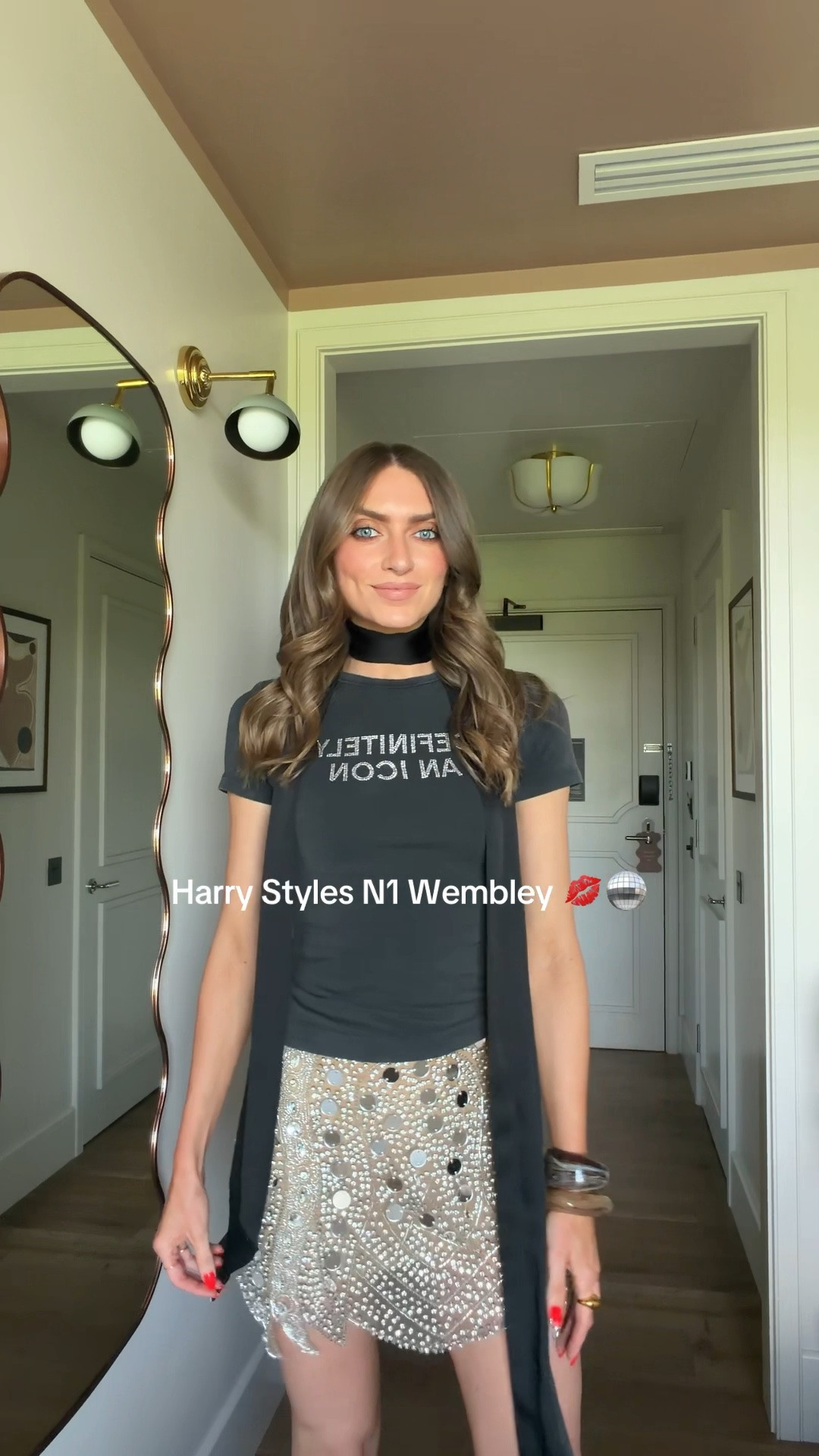 Harry styles Wembley night 1! 
Small in the t-shirt and skirt