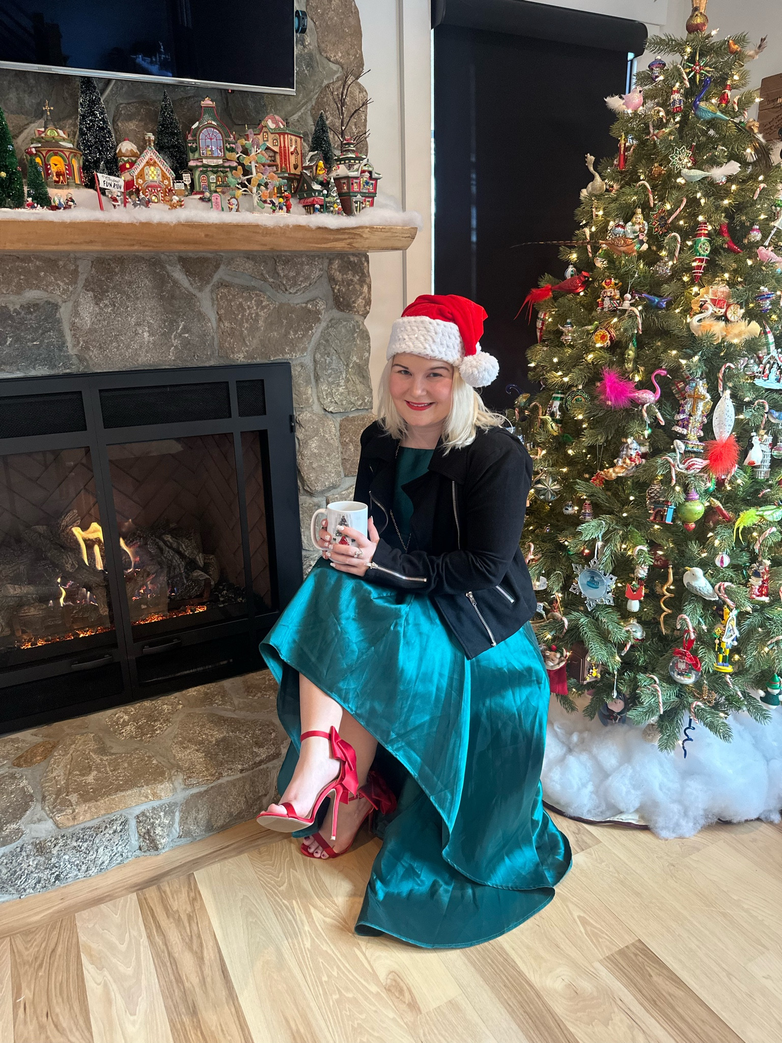 Looking for a glitzy glamorous dress for the holidays? Look no farther then this Broadway dress from Lulu’s. It is absolutely stunning! 

#LTKGiftGuide #LTKparties #LTKHoliday