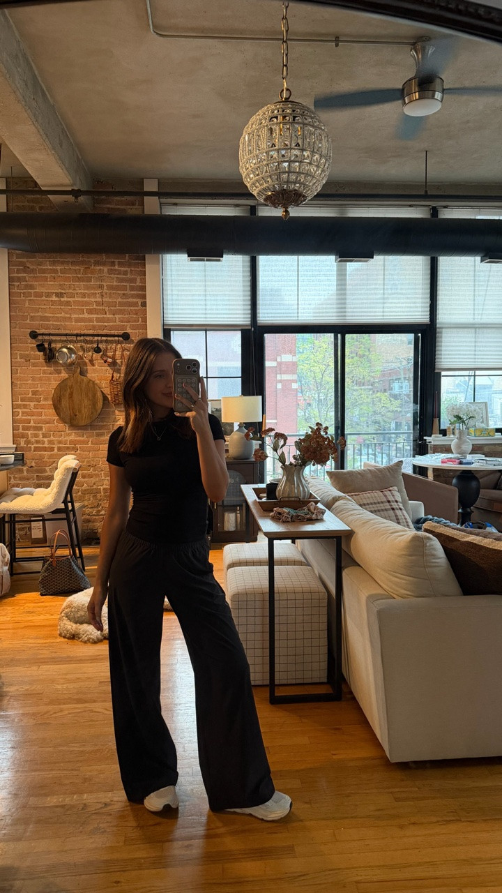 So obsessed with these athletic pants that look put together enough to wear out! TTS. Would be great for travel too

#LTKTravel #LTKootd