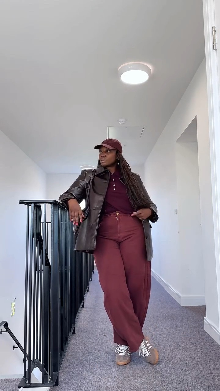 A chill Sunday vibe in all burgundy comment shop to get this look. #size16style #burgundyjeans #leatherblazer #hmxme #asoscurve