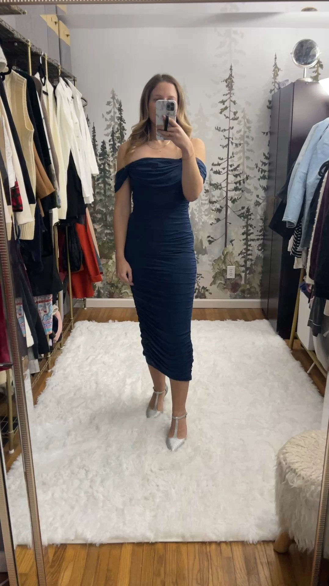 This dress is so flattering and would be a great wedding guest option!

#LTKWedding #LTKWatchNow #LTKSaleAlert