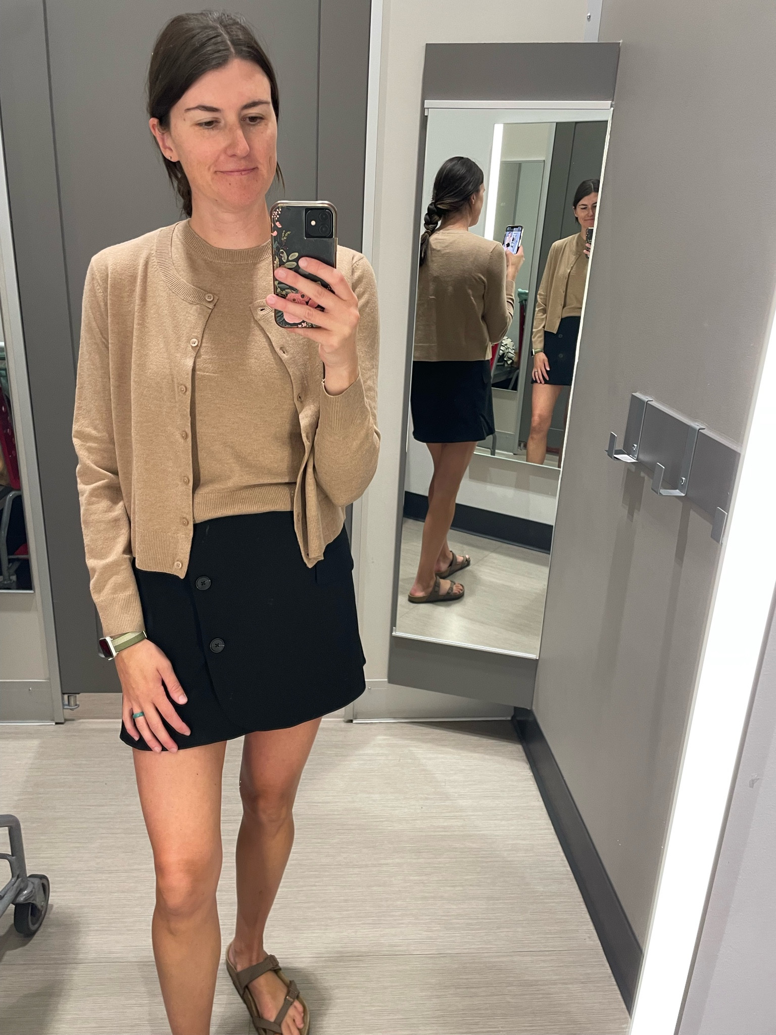 Wearing a size medium and 8


#LTKFallSale #LTKSeasonal #LTKSaleAlert