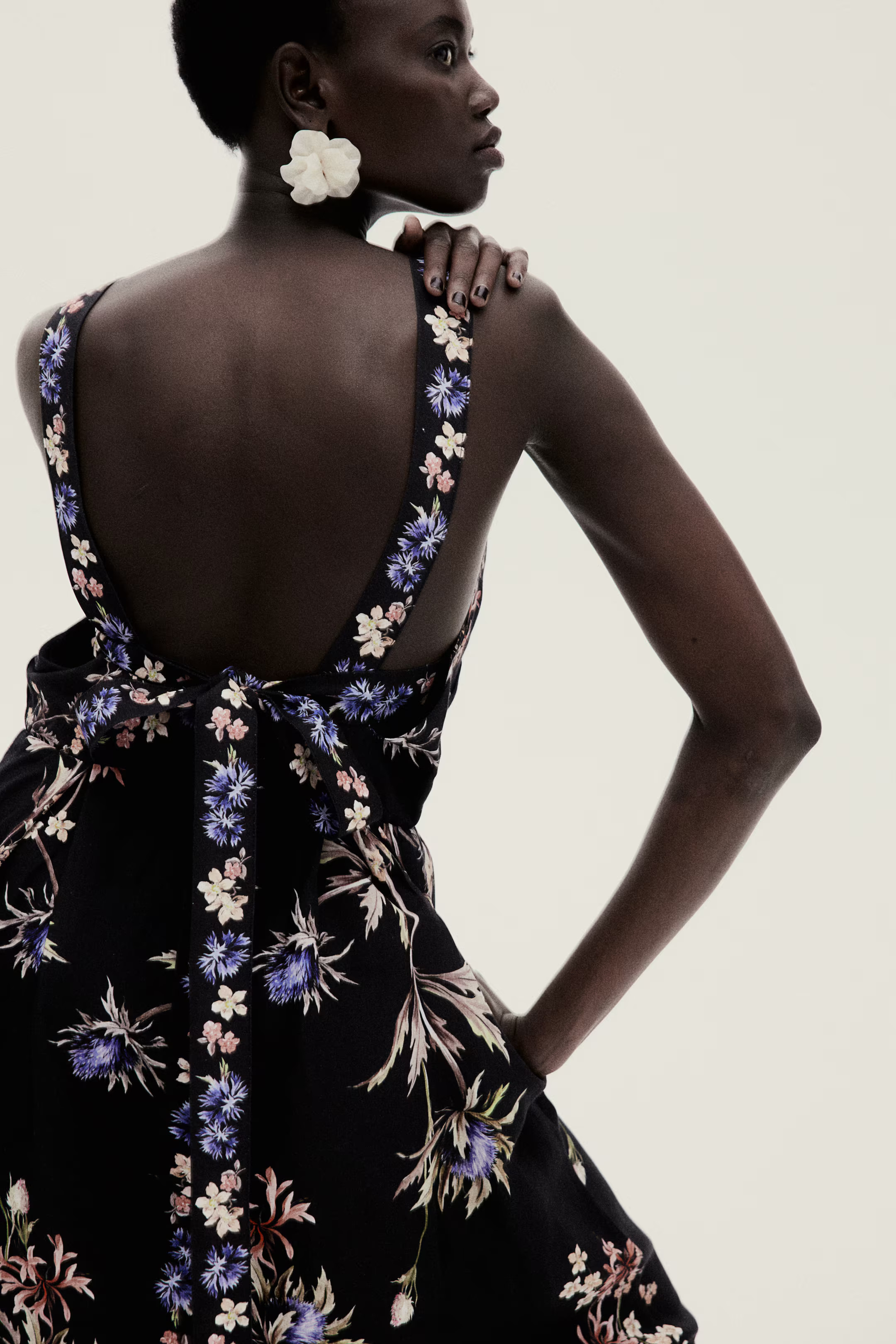 Linen-Blend Tie-Back Dress - Black/floral - Ladies | H&M US | H&M (US + CA)