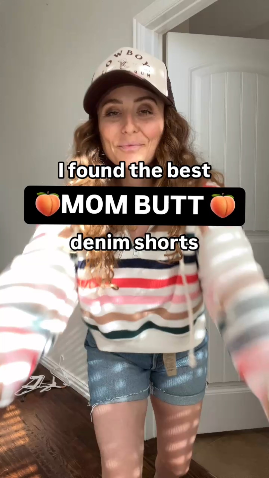 Wearing a 25 here, I also just ordered a 26 to try a looser fit! These are amazing mom butt Jean denim shorts 

Black shorts are the 94’s baggy
The blue are the 501 mid thigh