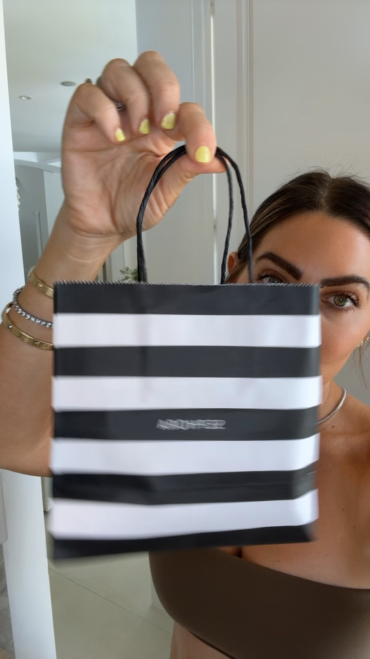 Benefits, brow tutorial
Refys new brow gel
And .....

#LTKSaleAlert #LTKBeauty