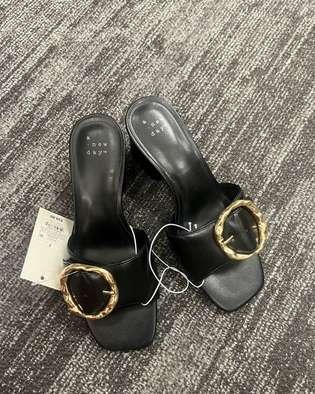 Black heels

Target finds  shoes  sandals  block heel  spring outfit  summer outfit 

#LTKshoecrush #LTKstyletip #LTKfindsunder50