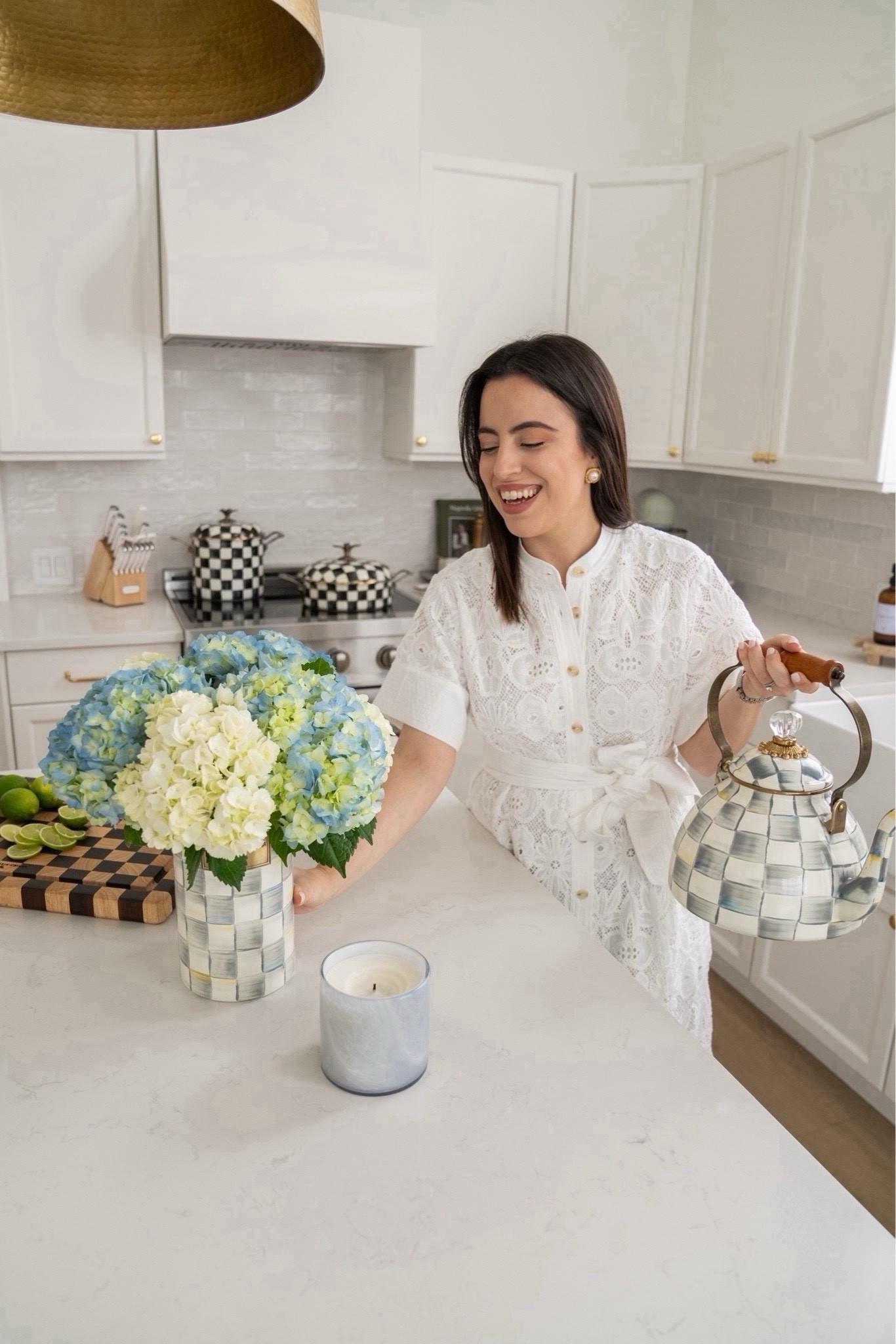 If you've been following me for a while, you know how much I love hosting parties! I did an English garden par-TEA recently with these must-have tea set essentials. My friends can't stop raving about them!! They're the perfect blend of modern and classic style.
#diningware #kitchenessentials #vintageset #cookware

#LTKStyleTip #LTKHome #LTKSeasonal