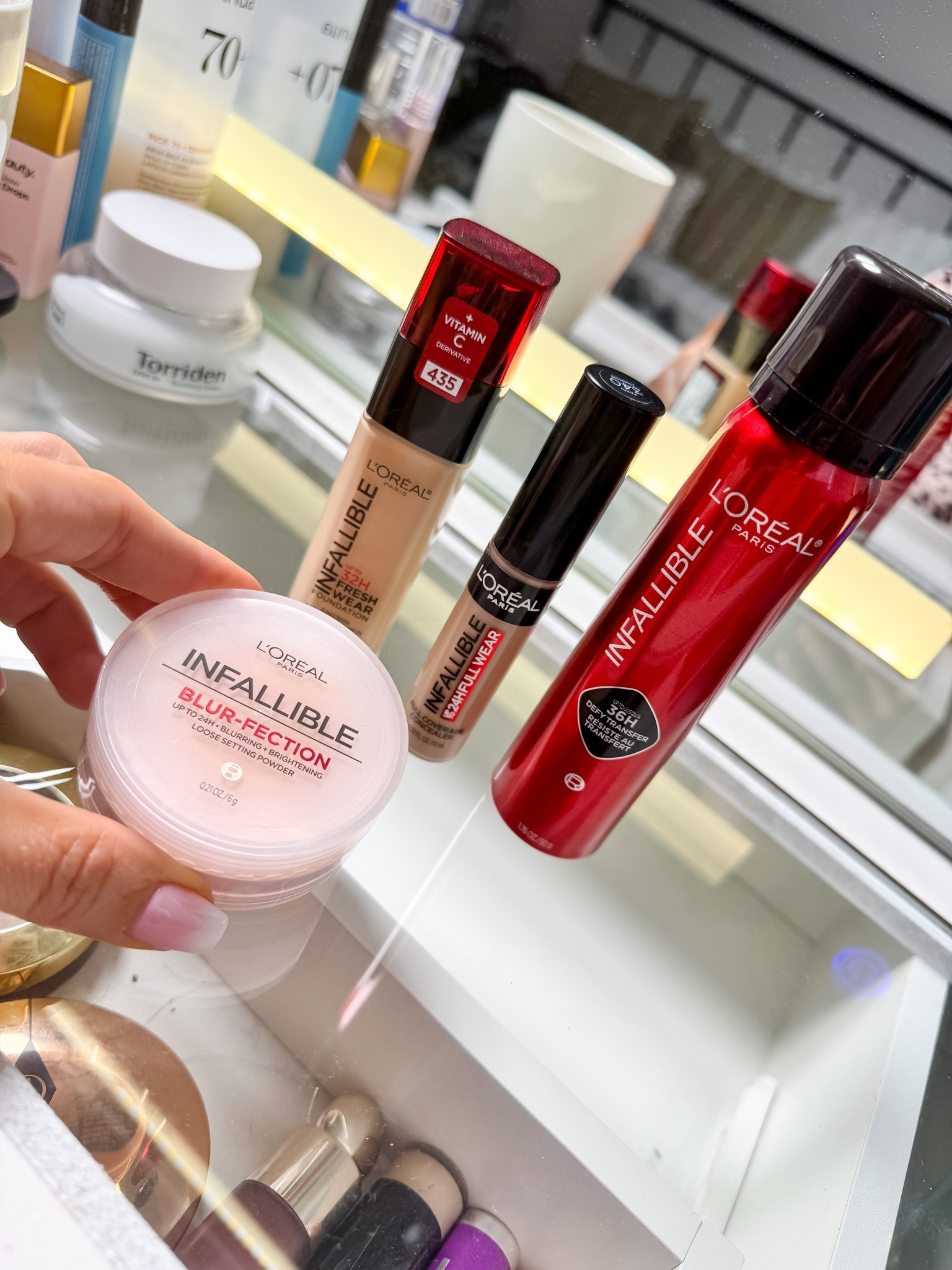 Makeup lineup this Monday…can you tell my go to drugstore brand? 



#LTKStyleTip #LTKBeauty