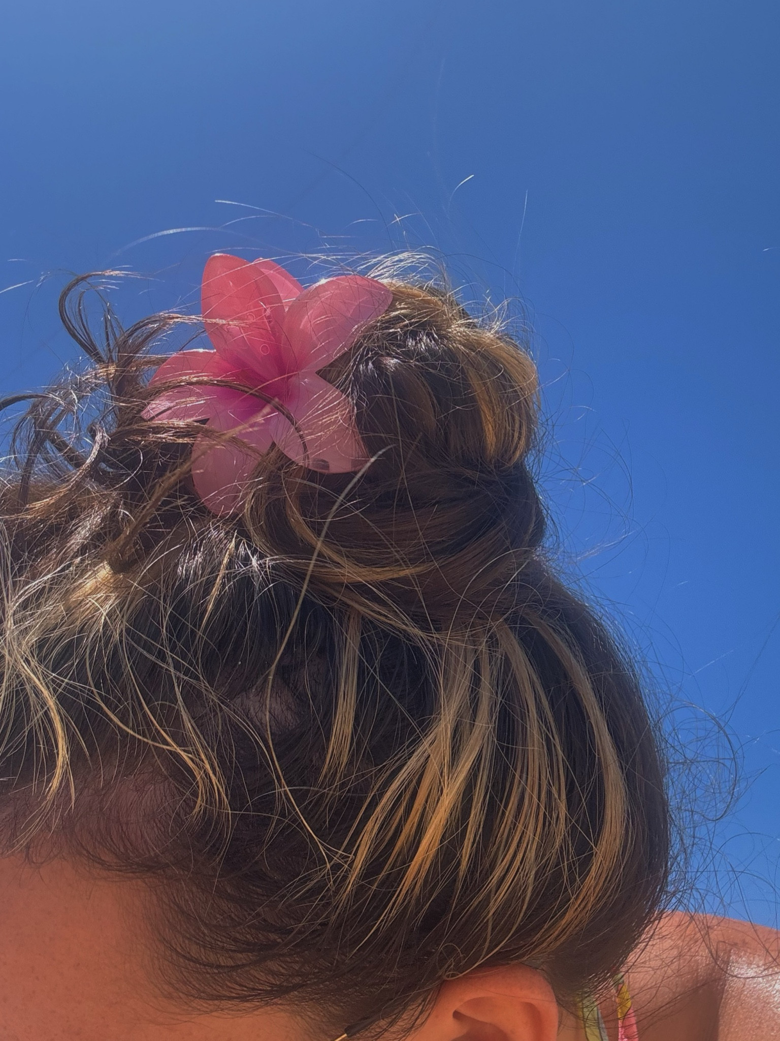 Flower Claw Clip 🌺 

#LTKSummerSales #LTKSwim #LTKTravel