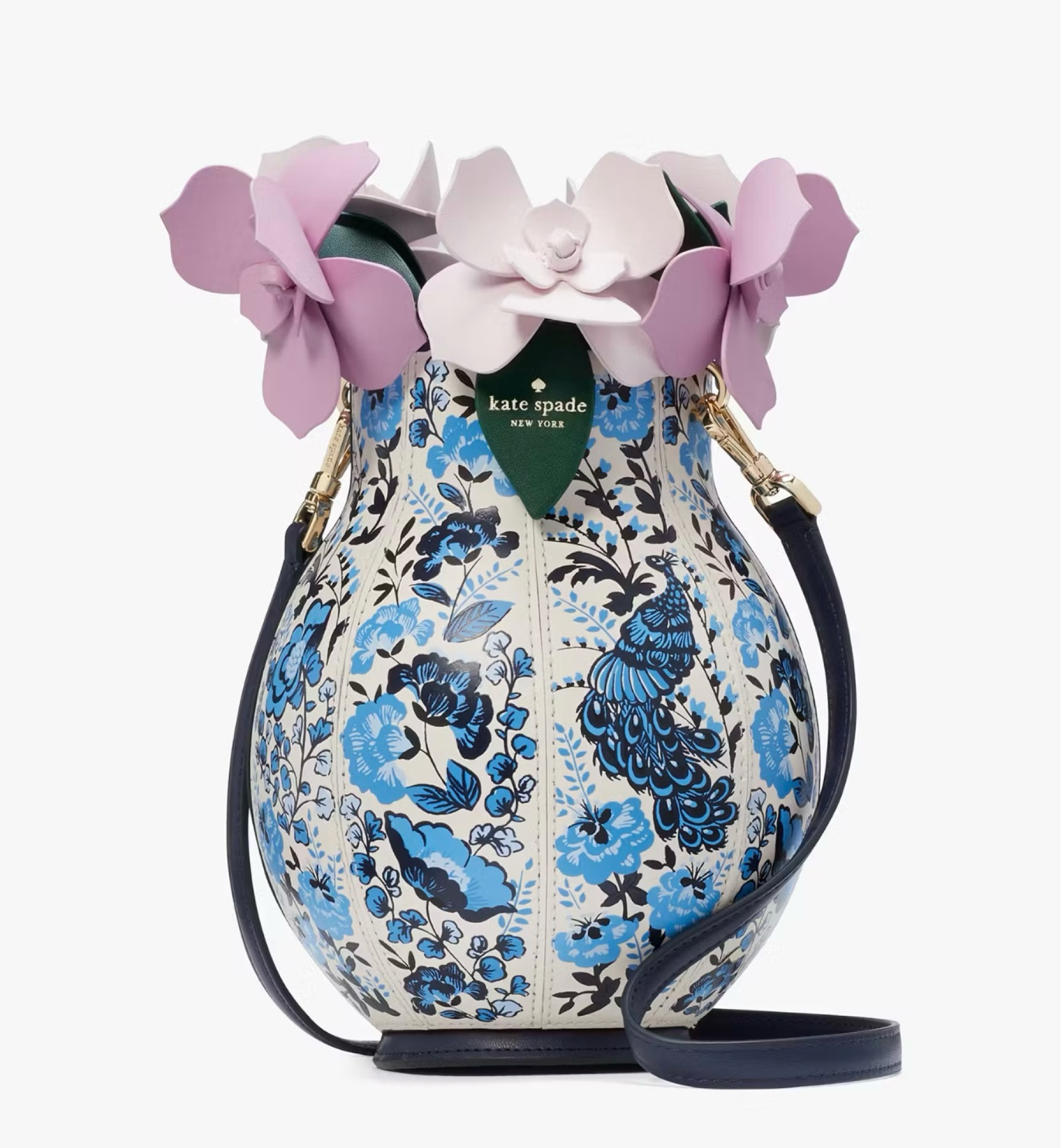 I love novelty bags and added this to my collection because it looks as if it belongs in my home!!!! Can’t wait to wear this! 